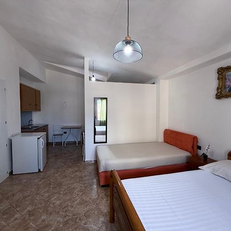 Jazoj Family Hotel Orikum Eksteriør billede