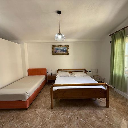 Jazoj Family Hotel Orikum Eksteriør billede