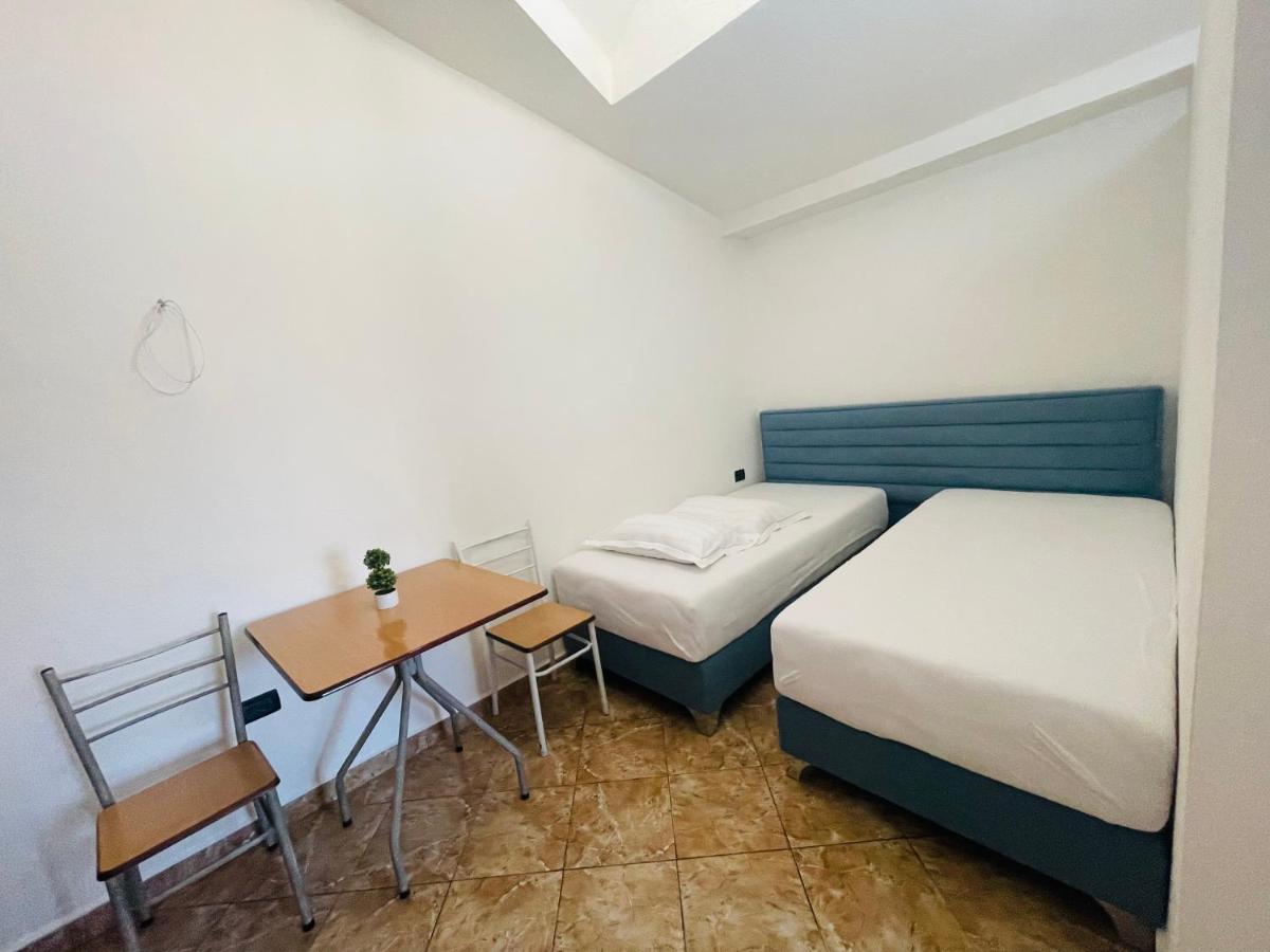 Jazoj Family Hotel Orikum Eksteriør billede