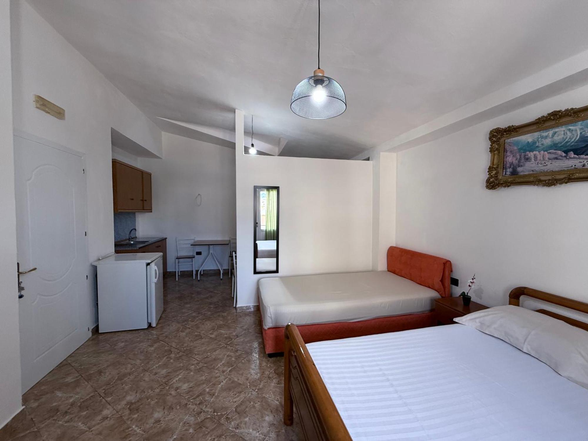 Jazoj Family Hotel Orikum Eksteriør billede